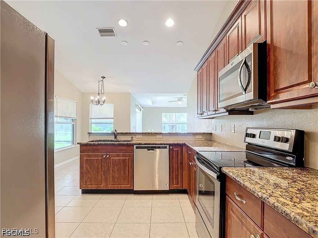 1726 Trafalgar Parkway - Photo 6