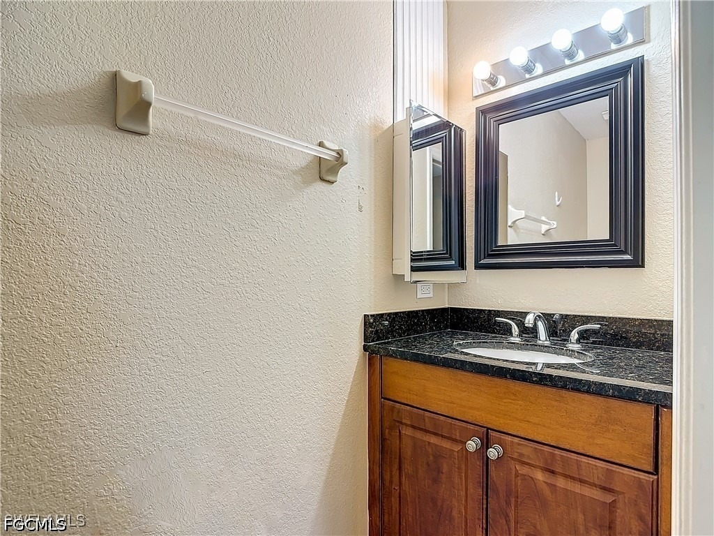1726 Trafalgar Parkway - Photo 33
