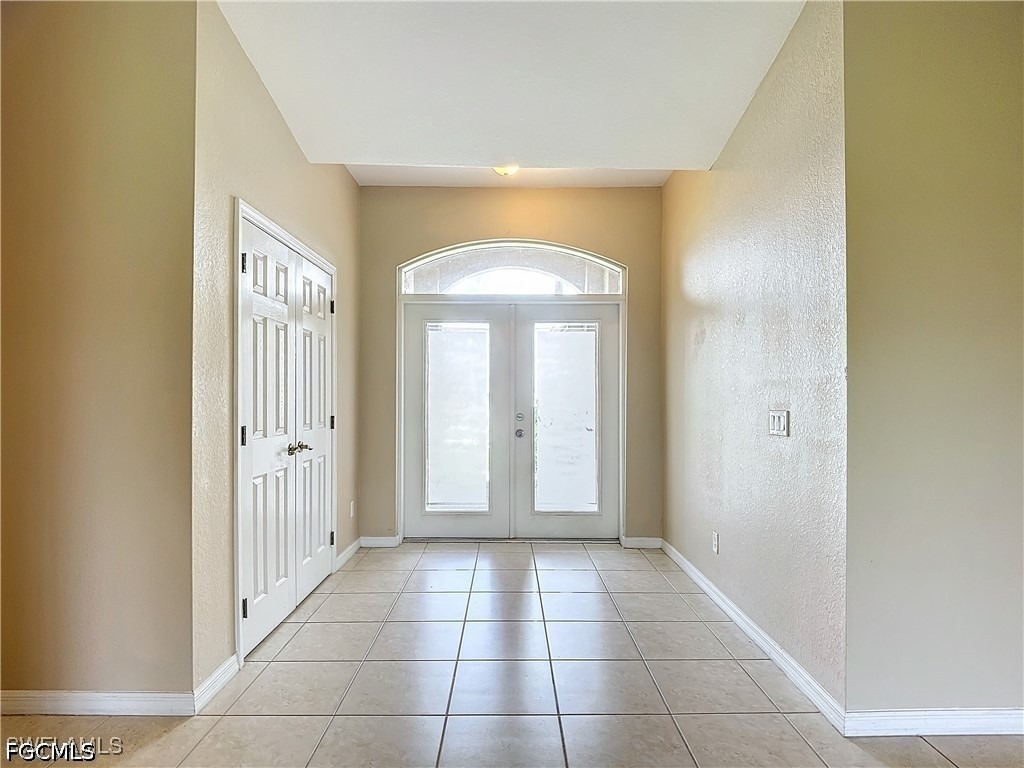 1726 Trafalgar Parkway - Photo 5