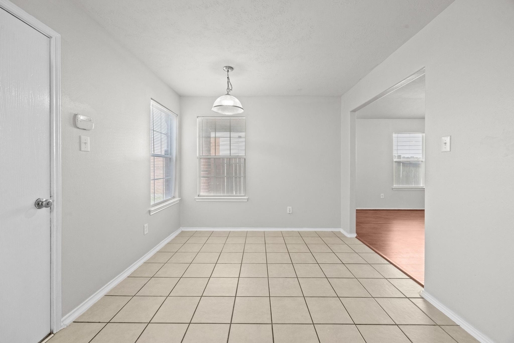 2746 Grahamwood Lane - Photo 5