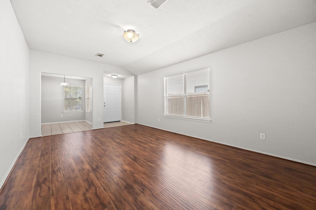 2746 Grahamwood Lane - Photo 4