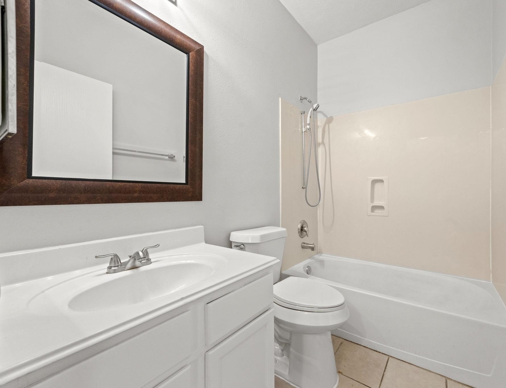 2746 Grahamwood Lane - Photo 13