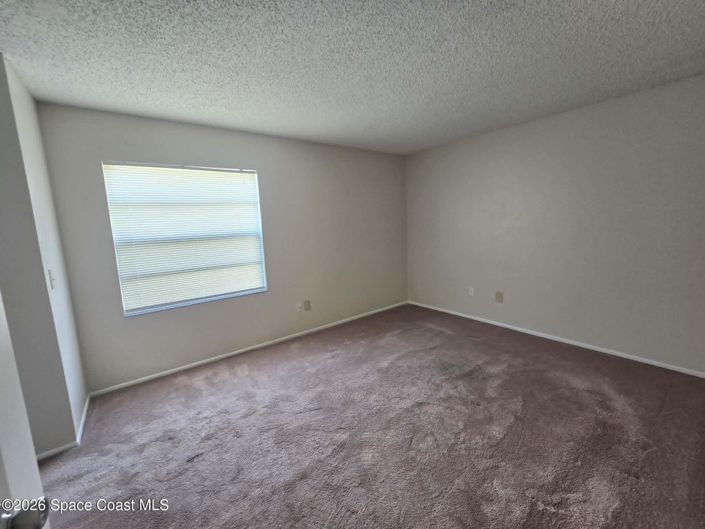 1697 Parakeet Court - Photo 8