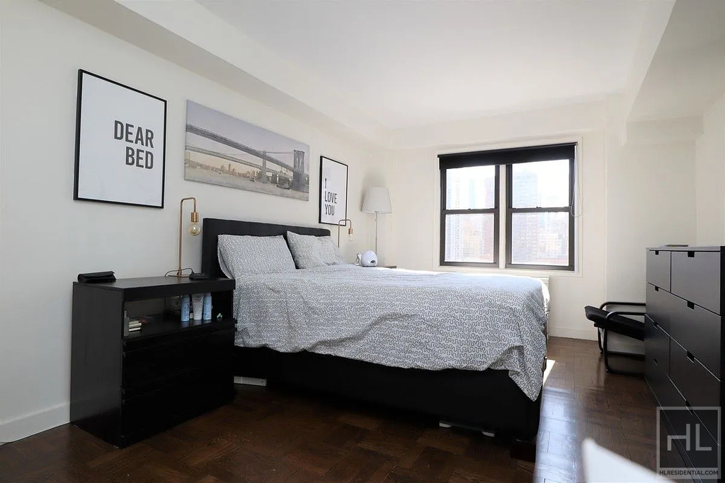 East 63 Street - Photo 0