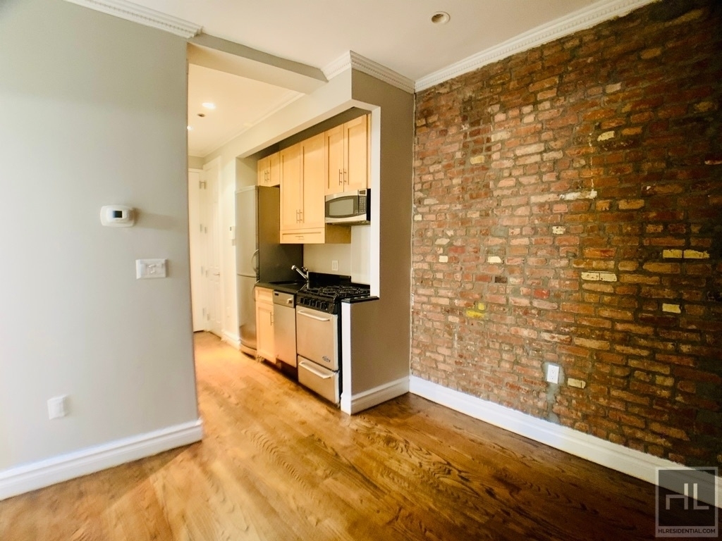 East 13th Street - Photo 5