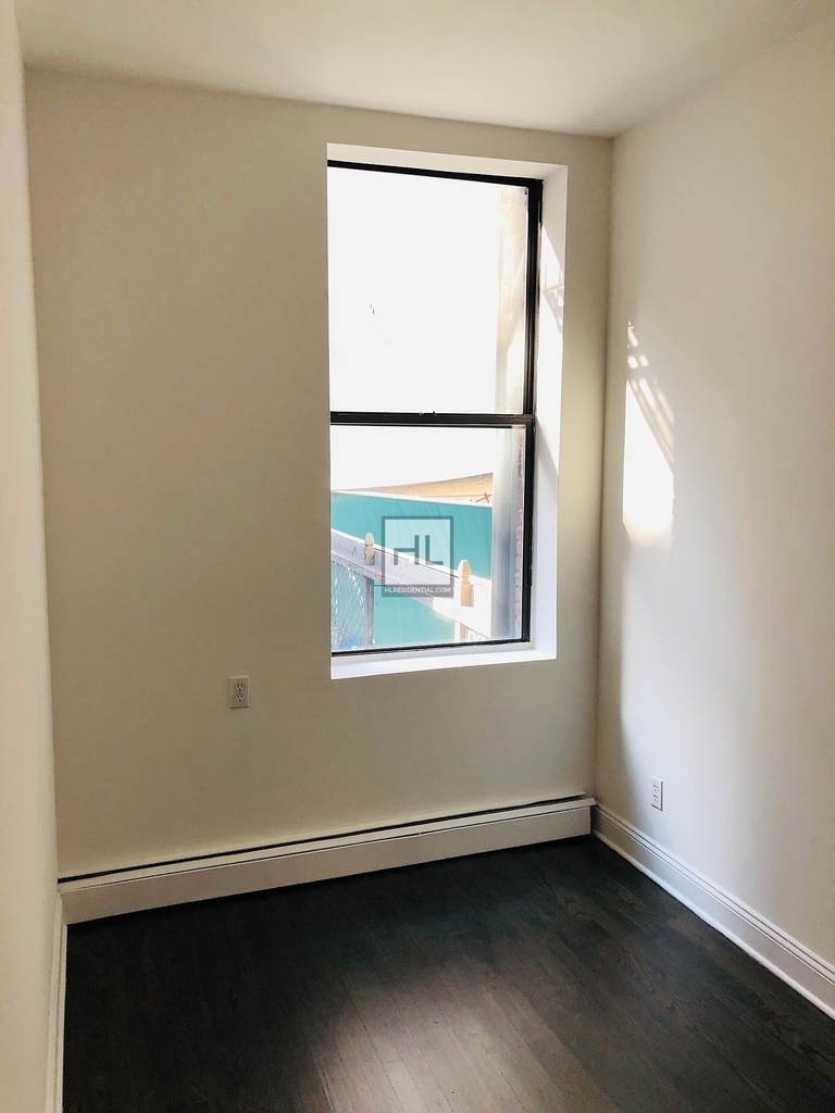 Second Avenue - Photo 1