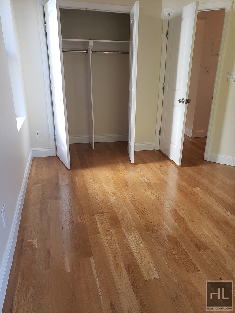 West 11th Street - Photo 3