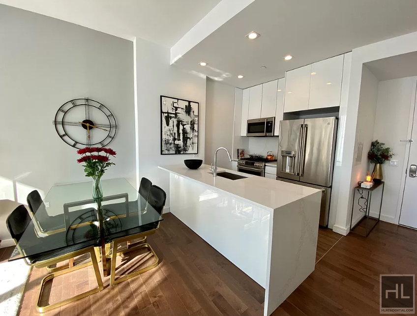 West 36th Street - Photo 2