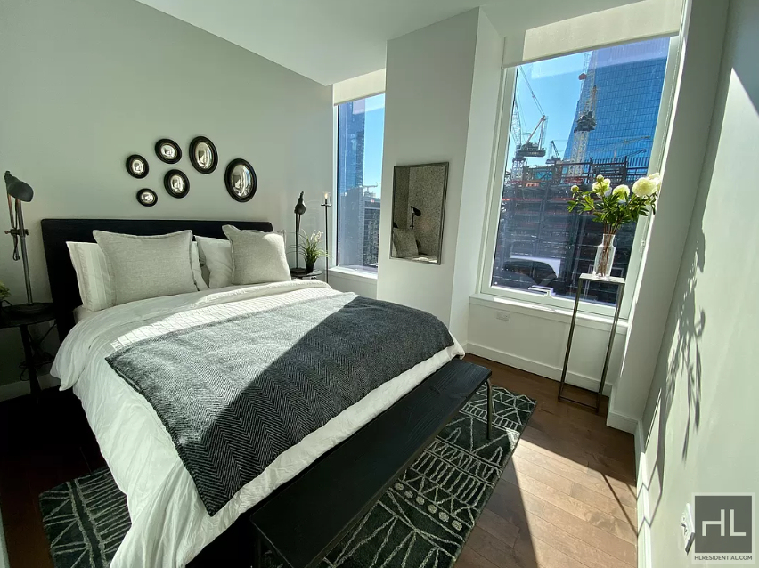 West 36th Street - Photo 3