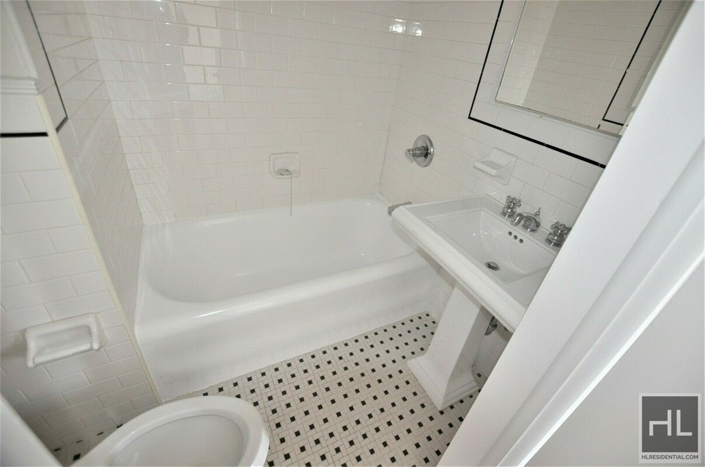 Second Avenue - Photo 3