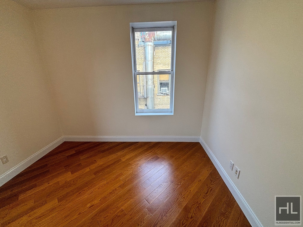 Jane St - Photo 2