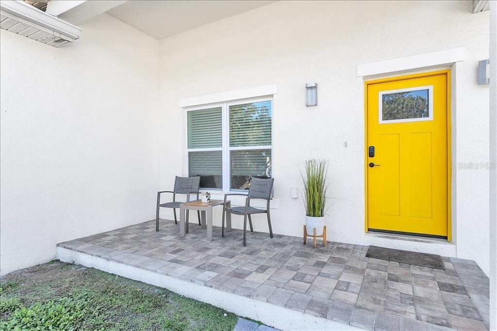 2402 W Fig Street - Photo 1