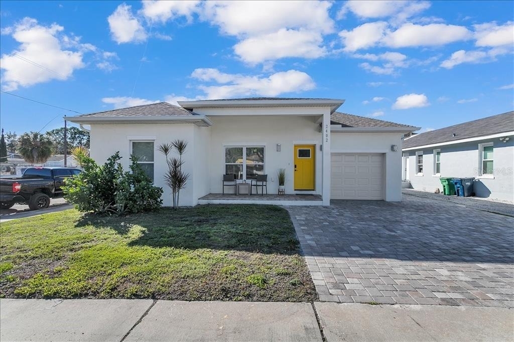 2402 W Fig Street - Photo 0