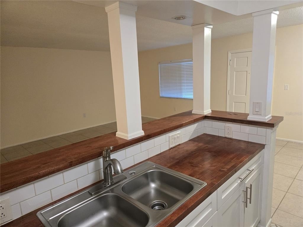350 79th Avenue N - Photo 2