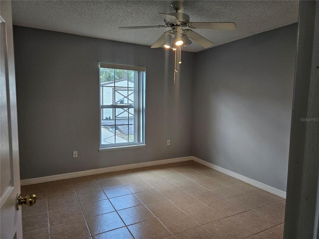 952 Trumbull Street - Photo 5