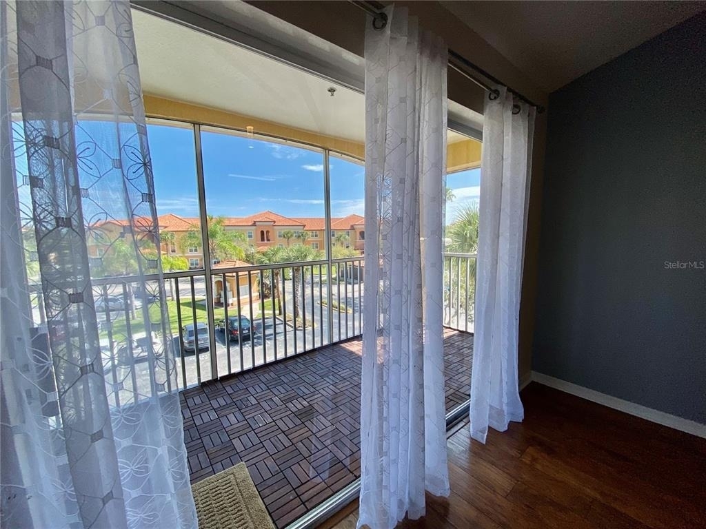 5467 Vineland Road - Photo 3