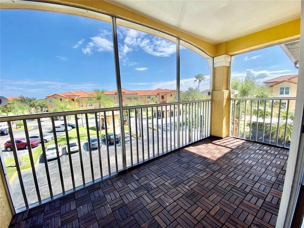 5467 Vineland Road - Photo 2