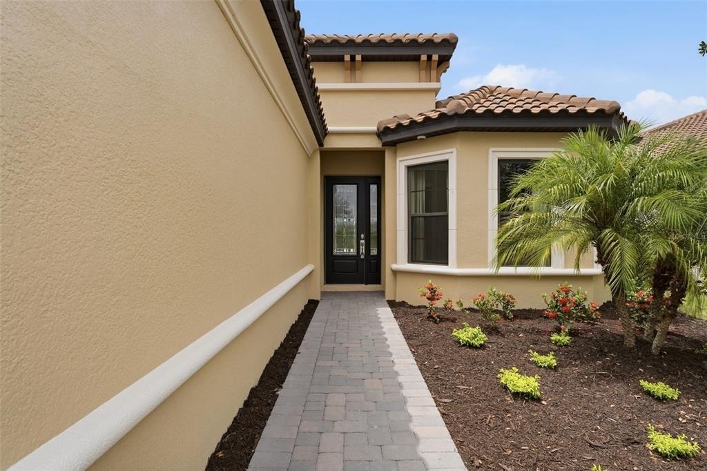 7708 Moonbeam Avenue - Photo 2
