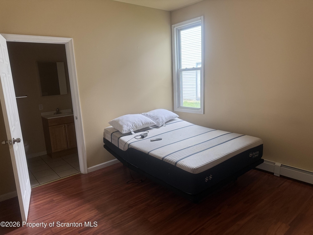 1409 Sanderson Avenue - Photo 4