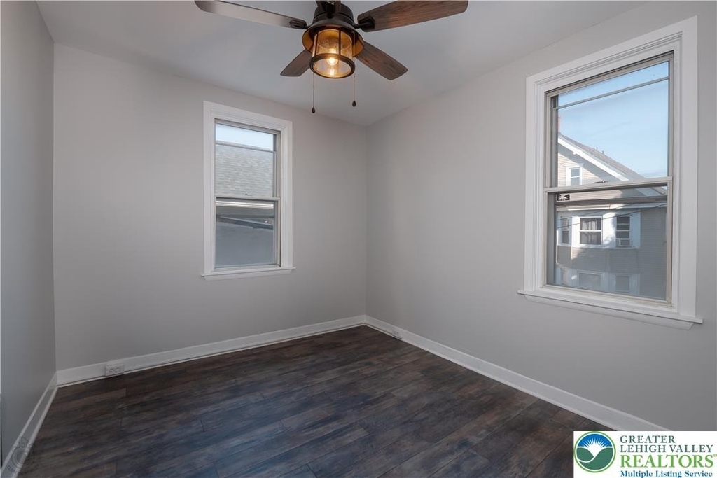 718 N New Street - Photo 14