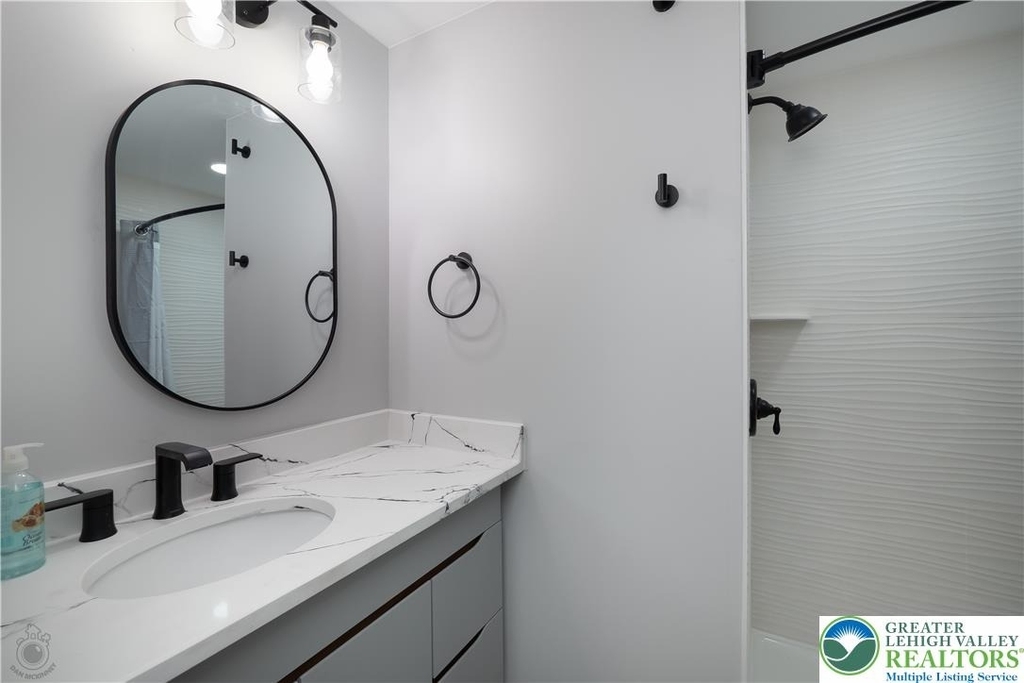 718 N New Street - Photo 11