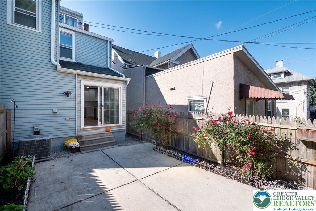 718 N New Street - Photo 24