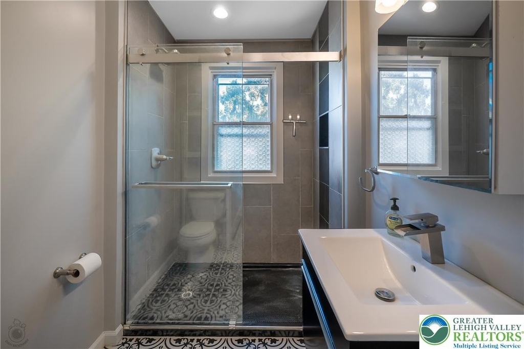 718 N New Street - Photo 13