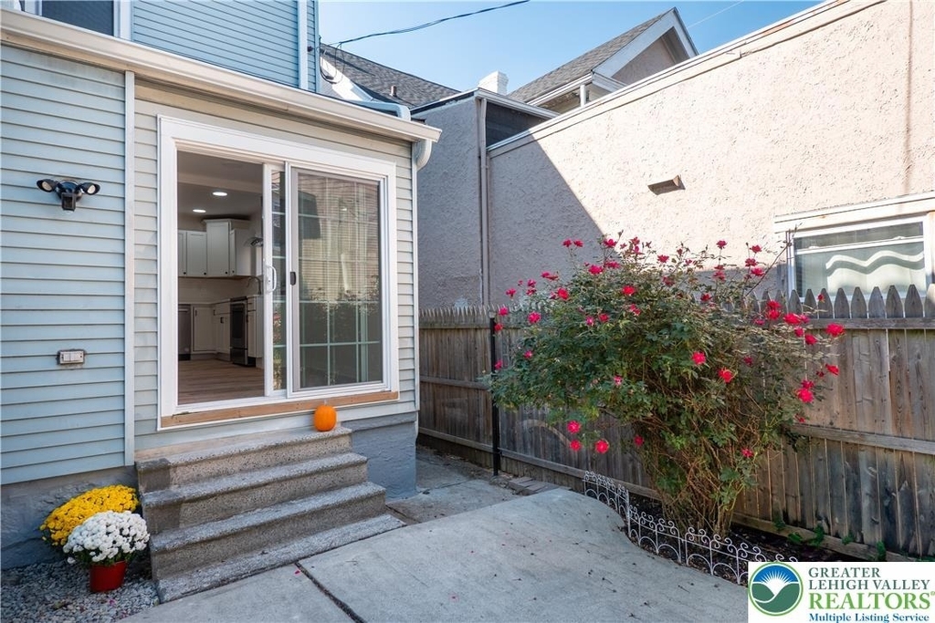 718 N New Street - Photo 22