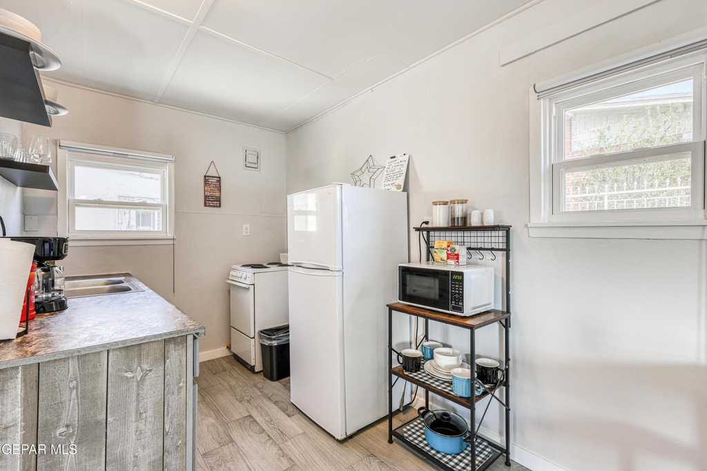 2729 Pershing Drive - Photo 12