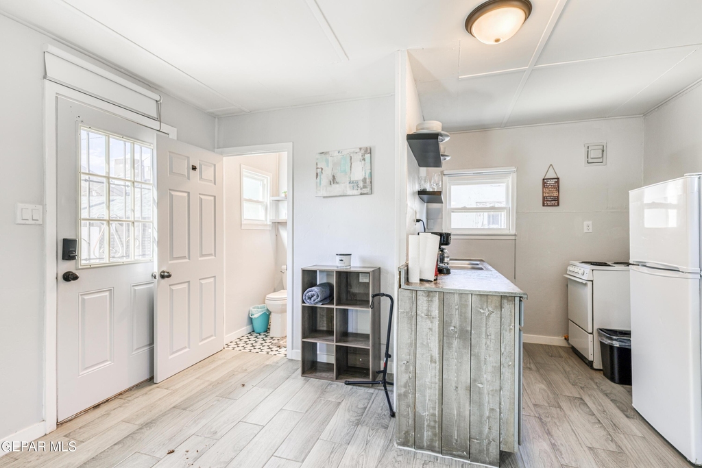 2729 Pershing Drive - Photo 6
