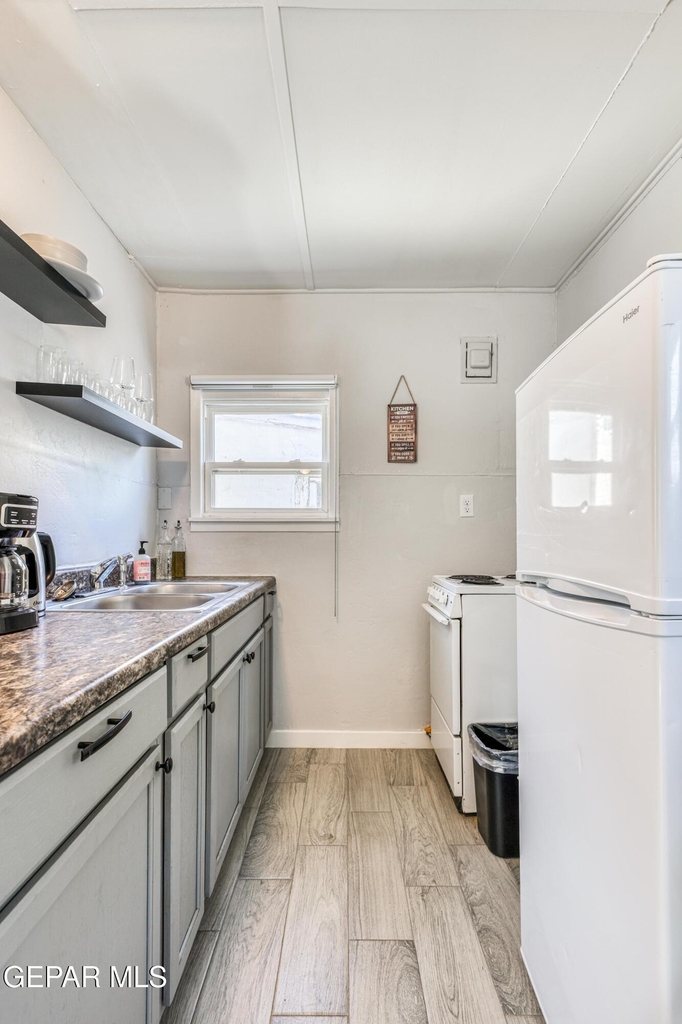 2729 Pershing Drive - Photo 14