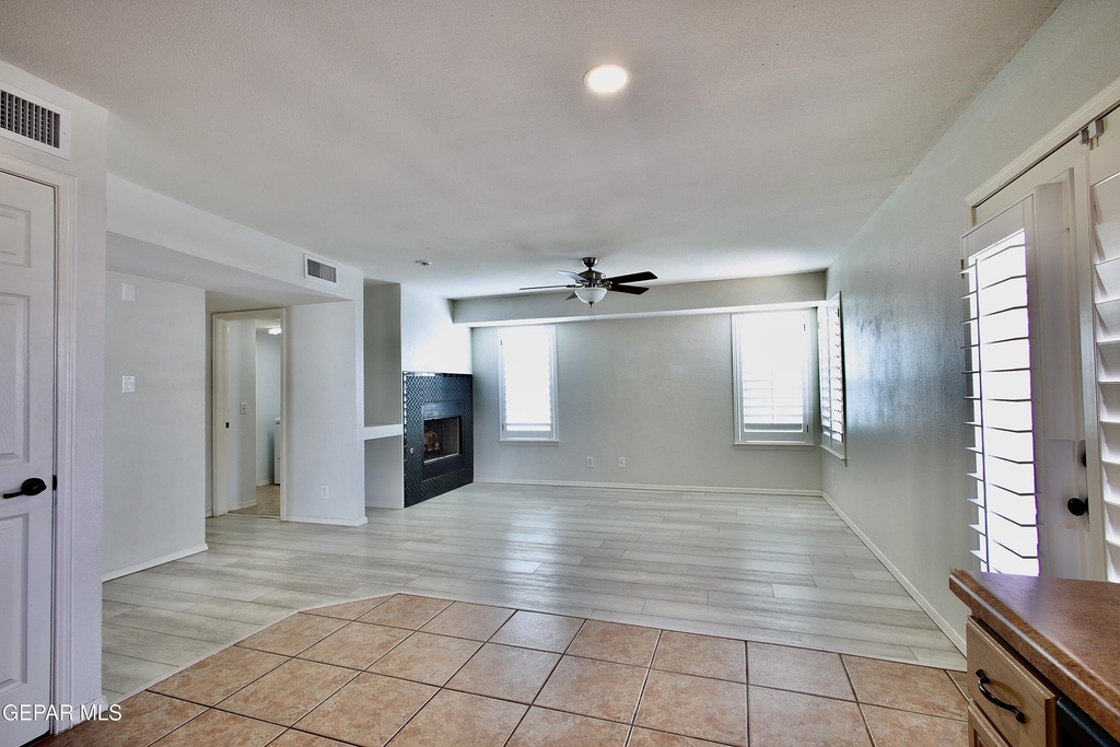 12229 Kingsgate Court - Photo 13