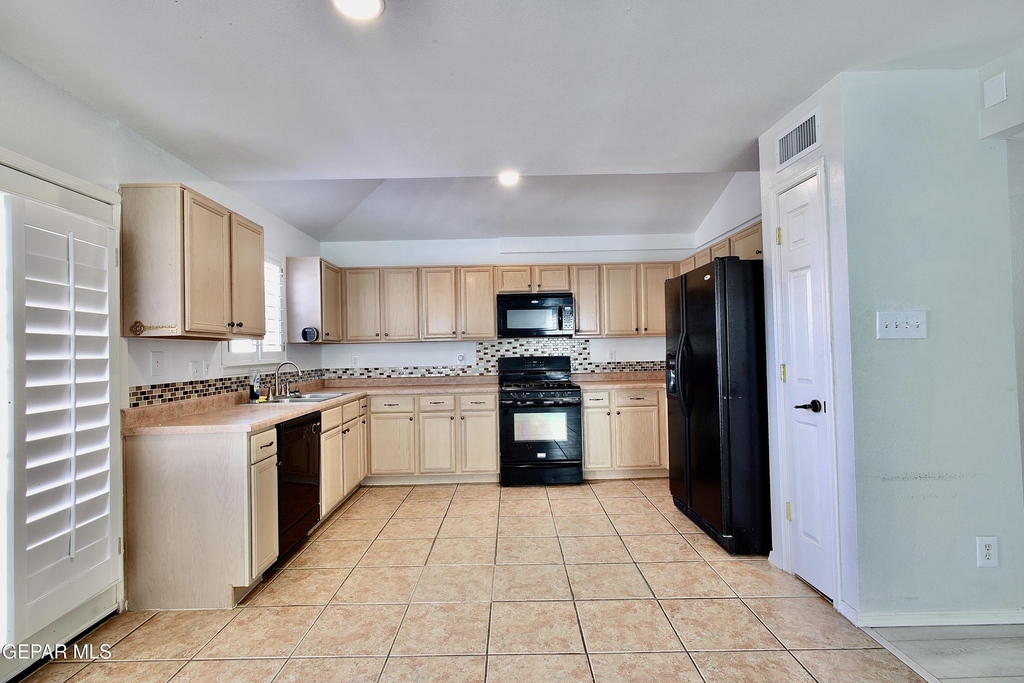 12229 Kingsgate Court - Photo 20