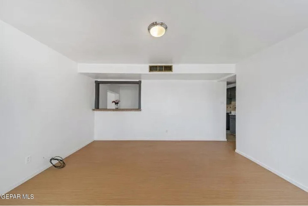 7632 Franklin Drive - Photo 6