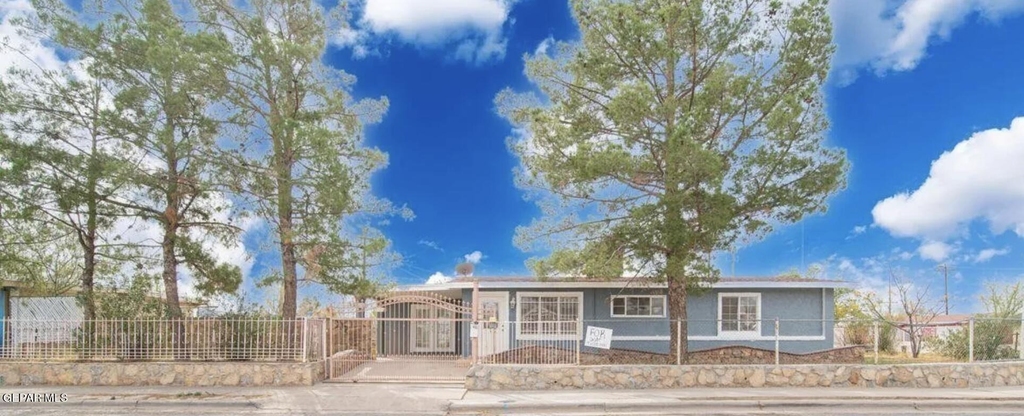 7632 Franklin Drive - Photo 1