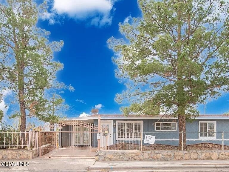 7632 Franklin Drive - Photo 0