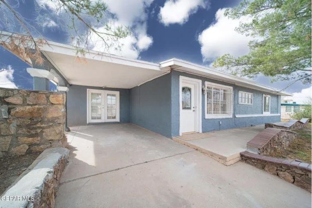7632 Franklin Drive - Photo 2