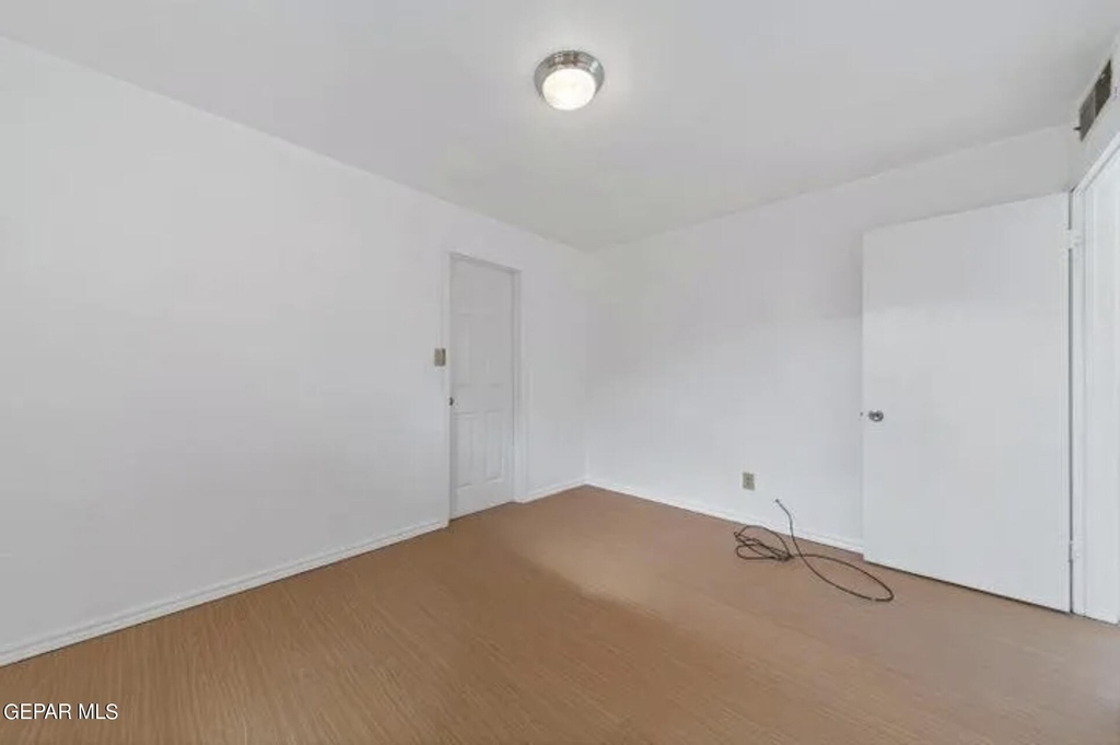7632 Franklin Drive - Photo 8