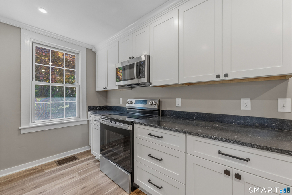 238 Isinglass Road - Photo 10