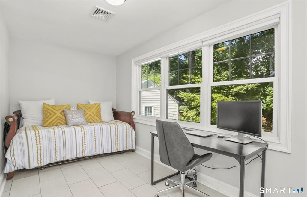 118 Brooklawn Terrace - Photo 6