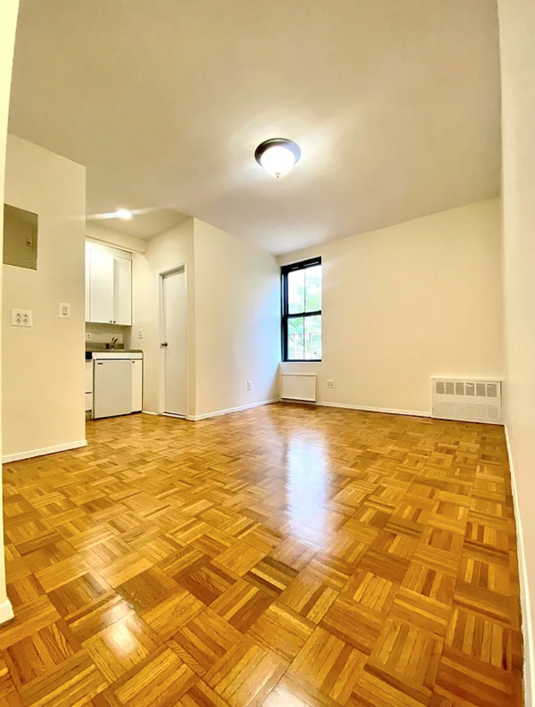 East 79th Street and East End Avenue - Photo 0