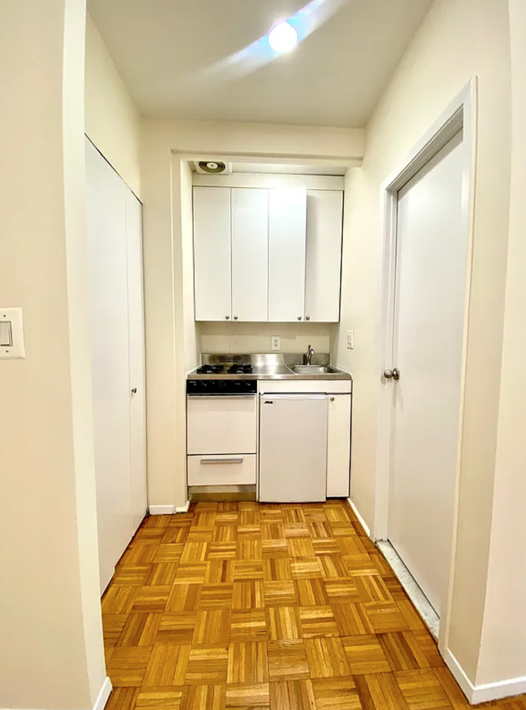 East 79th Street and East End Avenue - Photo 2