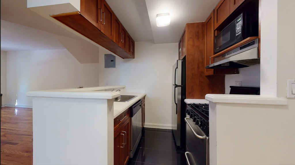  East 78th Street - Photo 2