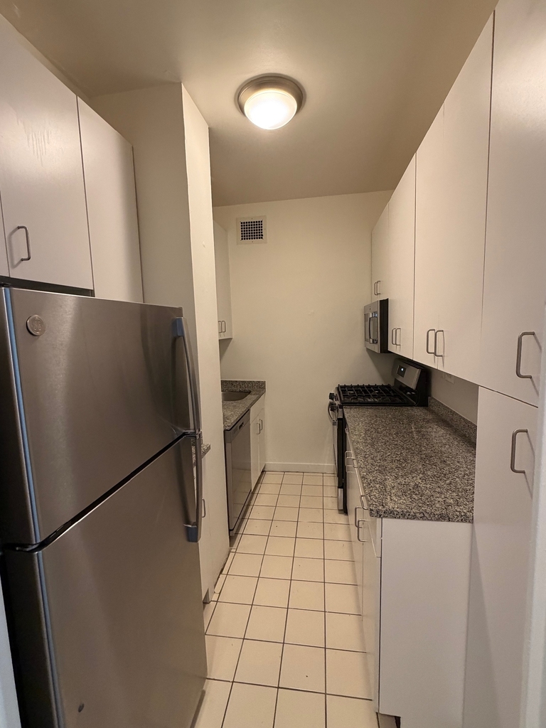 East 46th Street - Photo 1