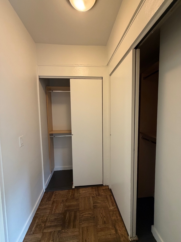 East 46th Street - Photo 3