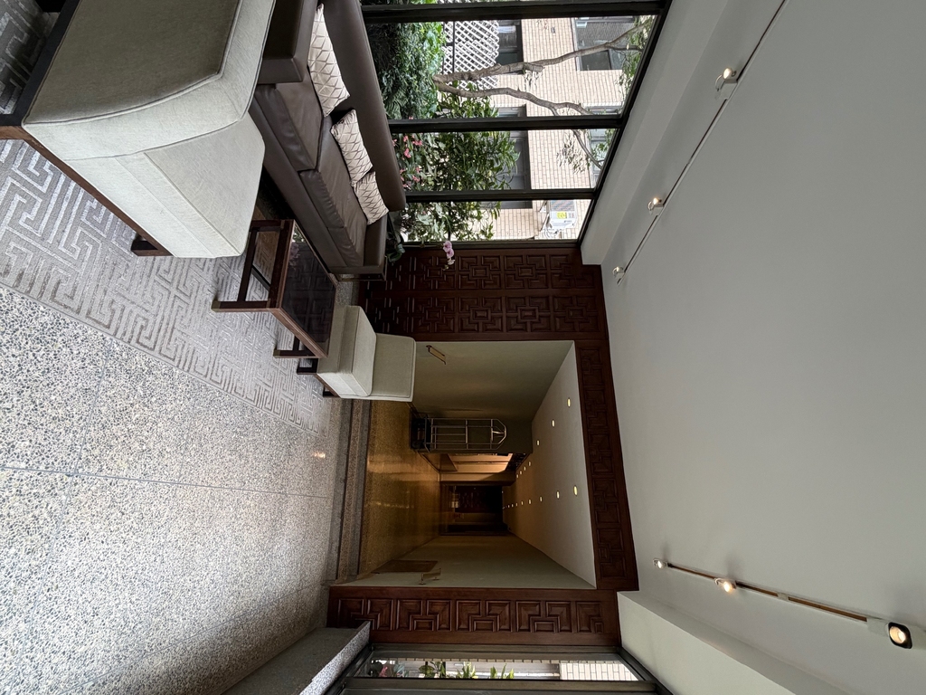 East 46th Street - Photo 7