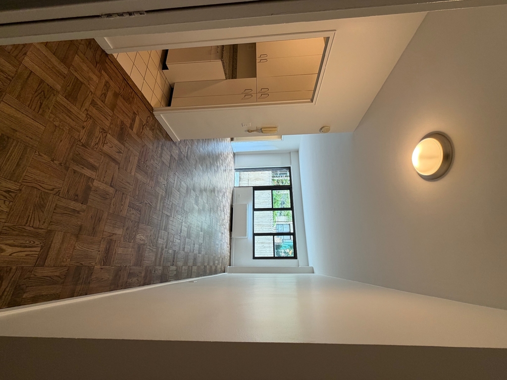 East 46th Street - Photo 0