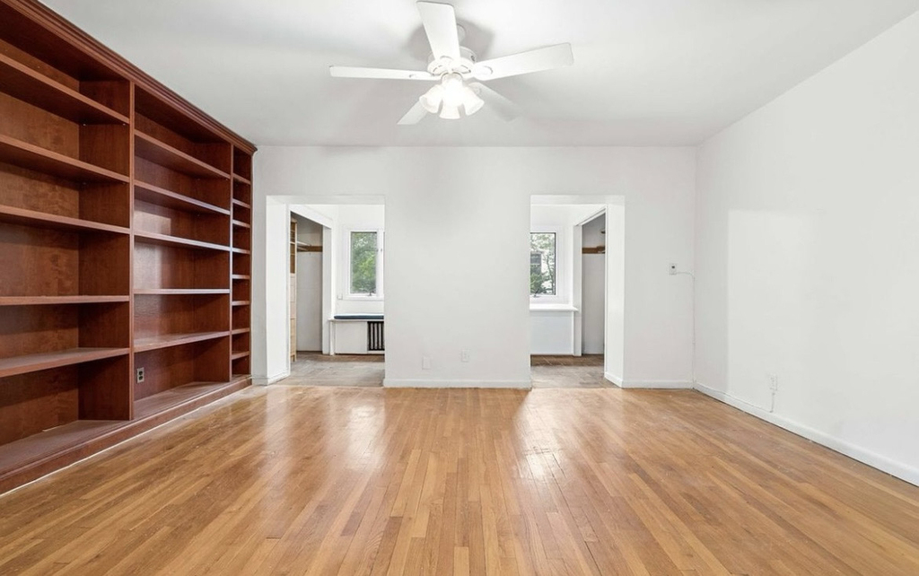 212 East 11th Street - Photo 9