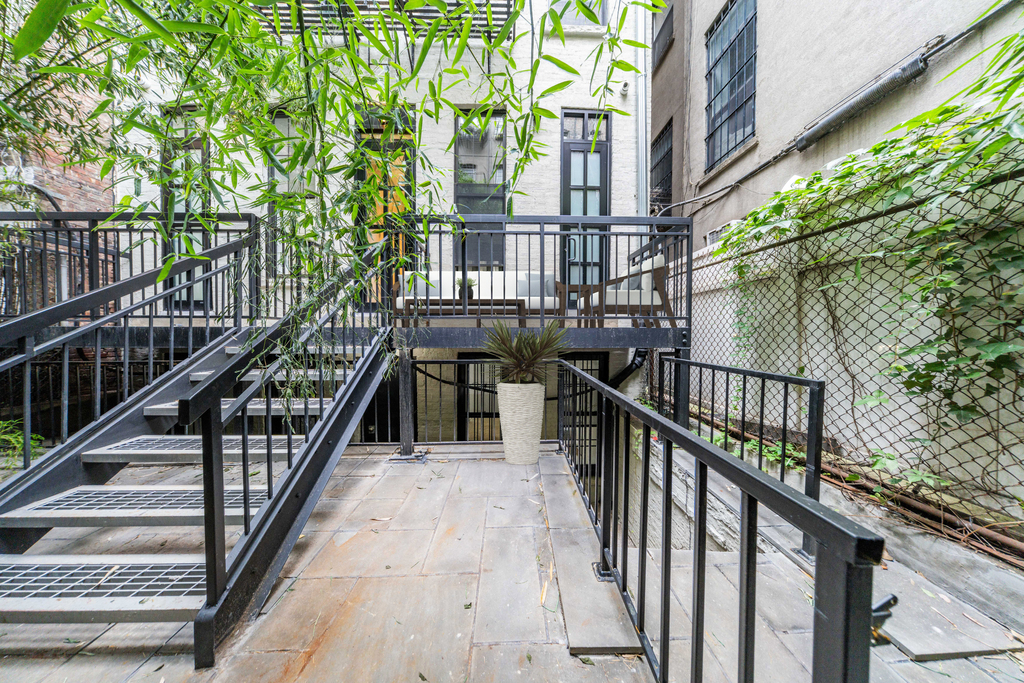47 St Marks Place - Photo 10
