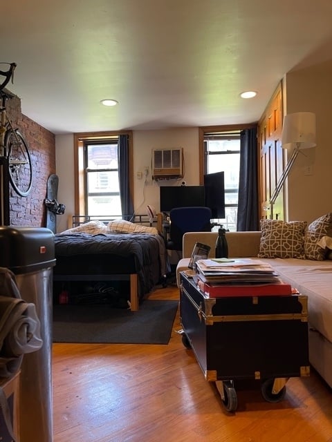 126 East 7th Street - Photo 3